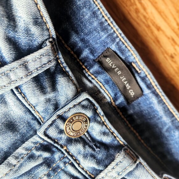 Silver Jeans Co. - Picture 5 of 6